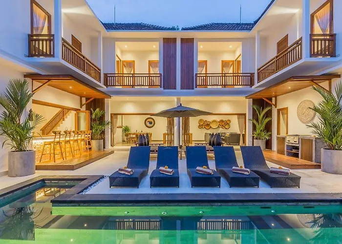 Lima - 5 Bdrs, Bbq, Living With Ac And Private Pool Villa *