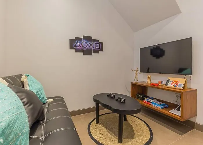 Villa Lima - 5 Bdrs, Bbq, Living With Ac And Private Pool
