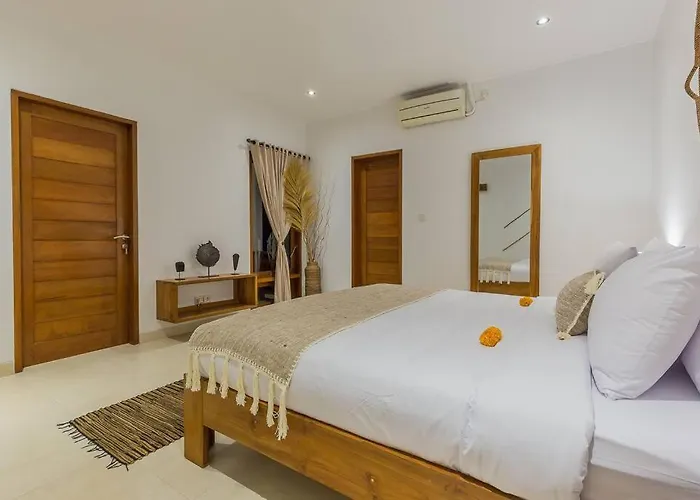 Villa Lima - 5 Bdrs, Bbq, Living With Ac And Private Pool Seminyak