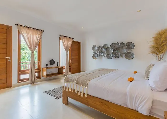 Lima - 5 Bdrs, Bbq, Living With Ac And Private Pool Villa *
