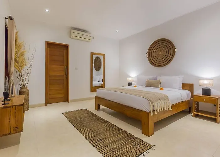 Lima - 5 Bdrs, Bbq, Living With Ac And Private Pool * Seminyak