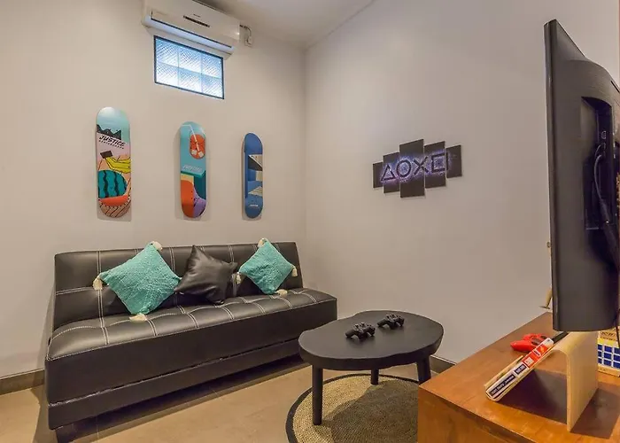 Villa Lima - 5 Bdrs, Bbq, Living With Ac And Private Pool Seminyak