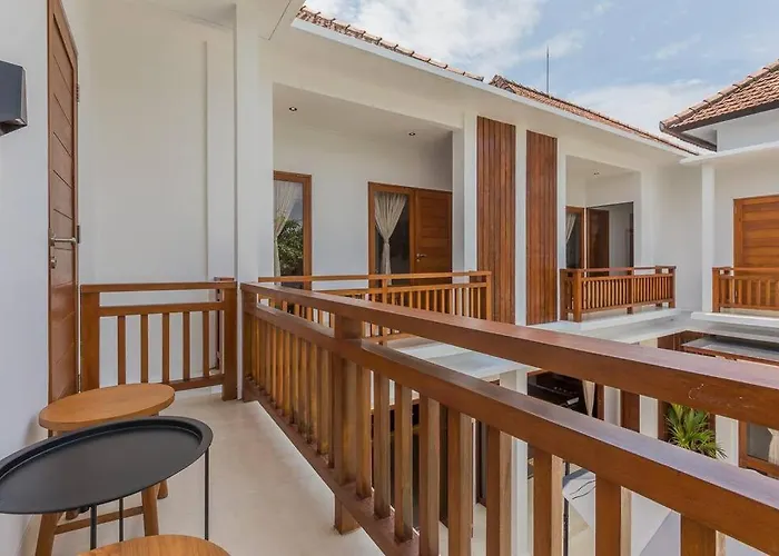 Lima - 5 Bdrs, Bbq, Living With Ac And Private Pool * Seminyak