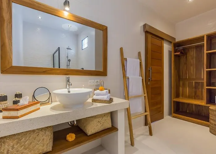 Lima - 5 Bdrs, Bbq, Living With Ac And Private Pool